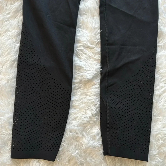 Spanx Every Wear Laser Wave 7/8 Leggings - Picture 3 of 8